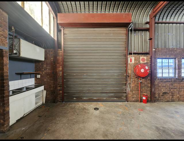 196M² WAREHOUSE TO LET IN WADEVILLE